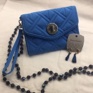 Vera Bradley coastal blue wristlet